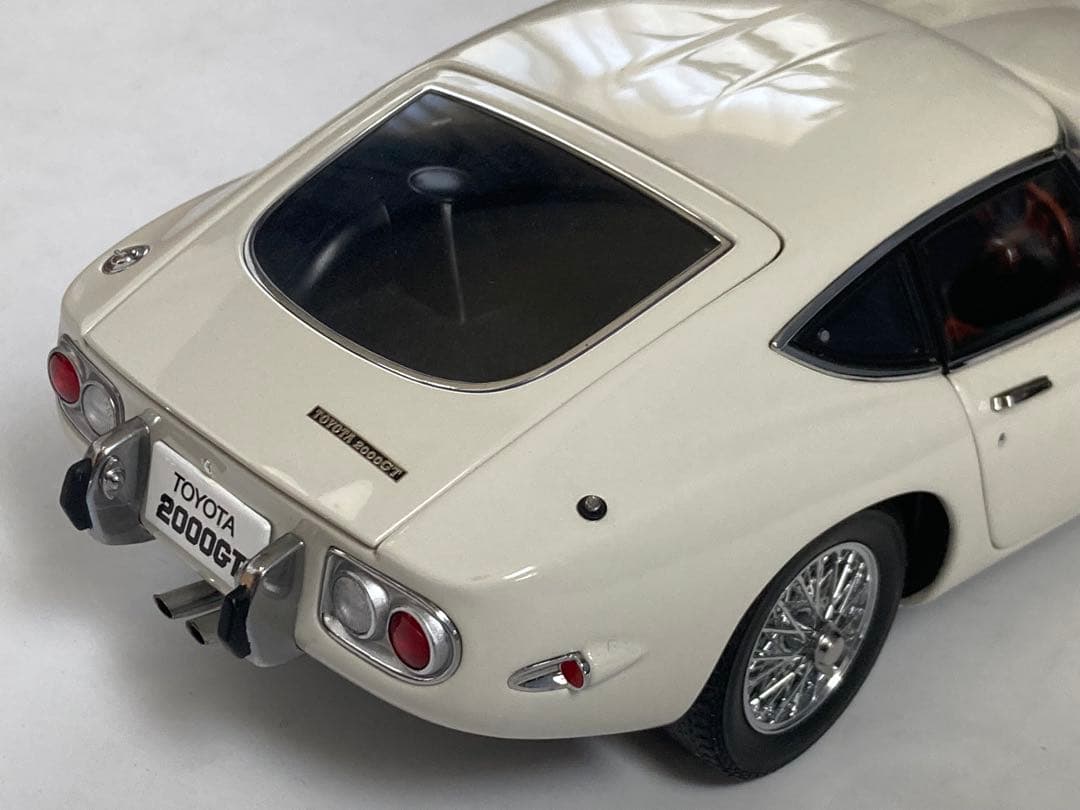 AUTOart 1/18 トヨタ 2000GT ダイキャストモデル