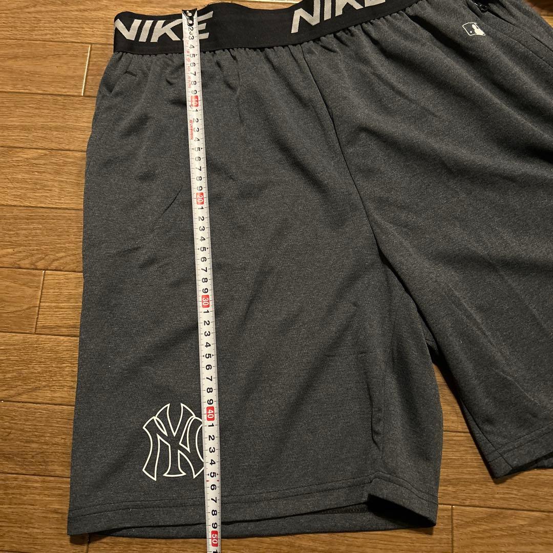 NIKE MLB ヤンキース DRYFIT ニットショートパンツ