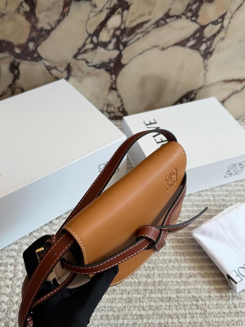 Loewe ノベルティ ゲート ミニショルダー アナグラム