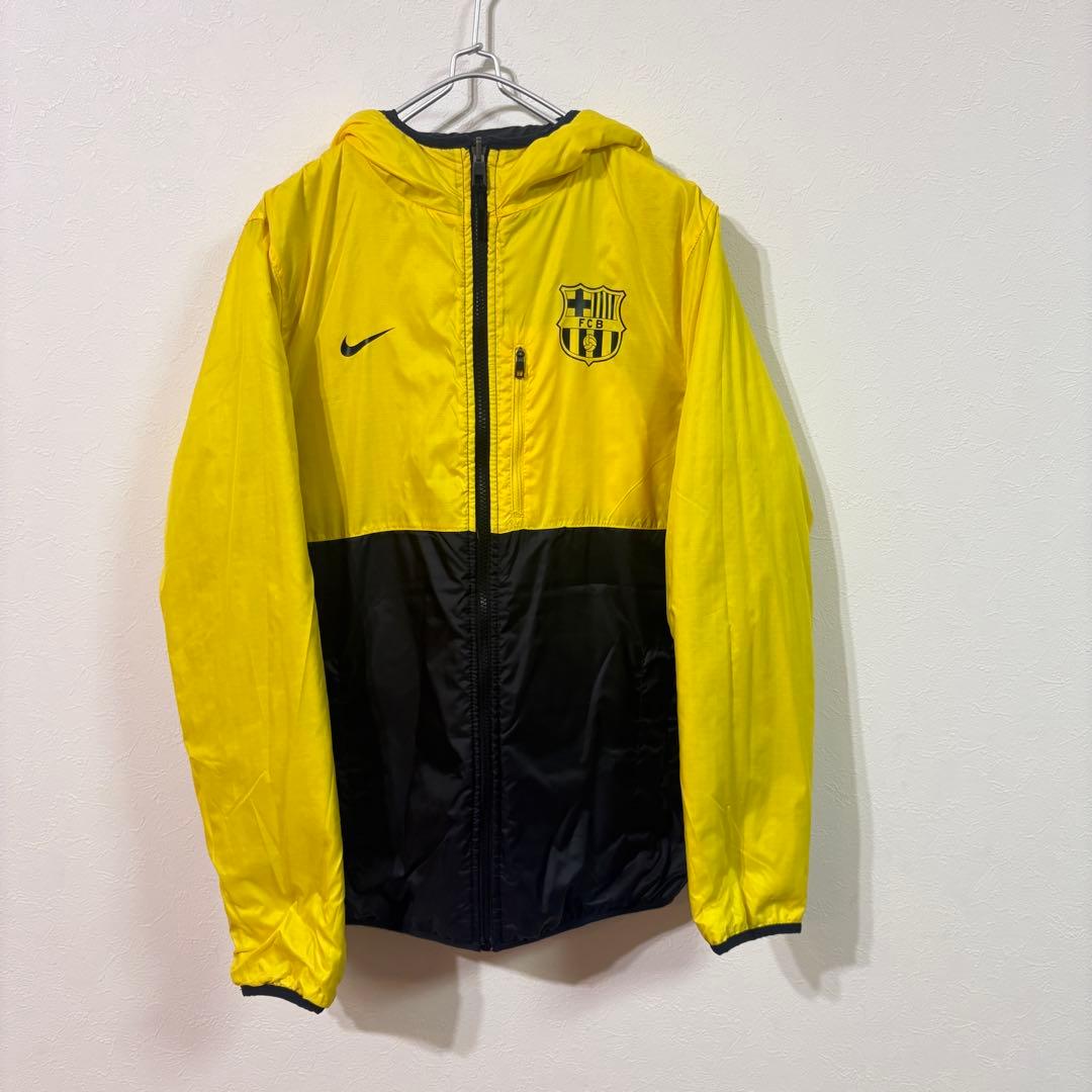 【NIKE】FCバルセロナ　リバーシブル中綿ジャケット　メンズＭ　黄×黒
