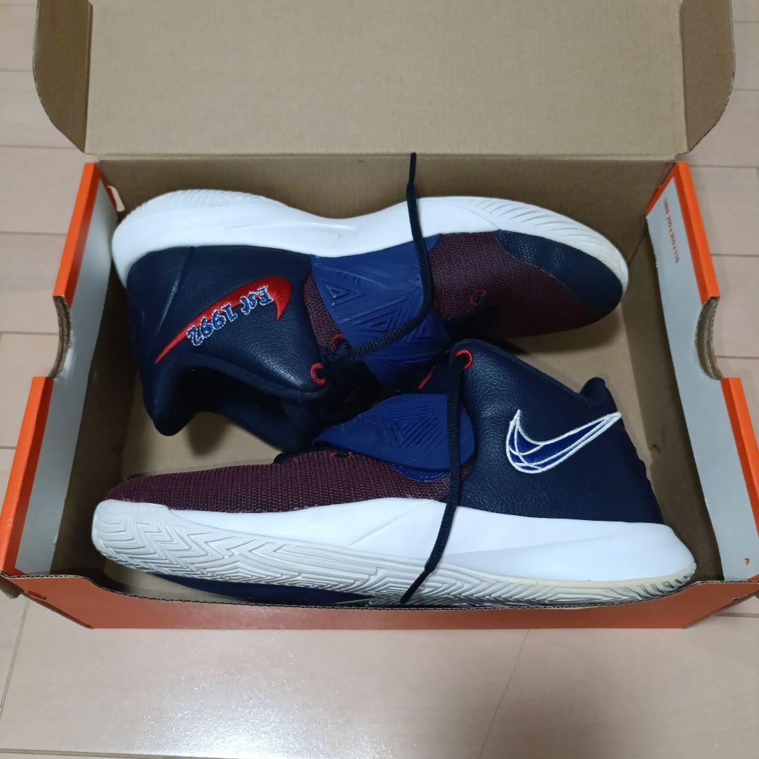 NIKE カイリーフライトラップ3KyrieFlytrap3 EP