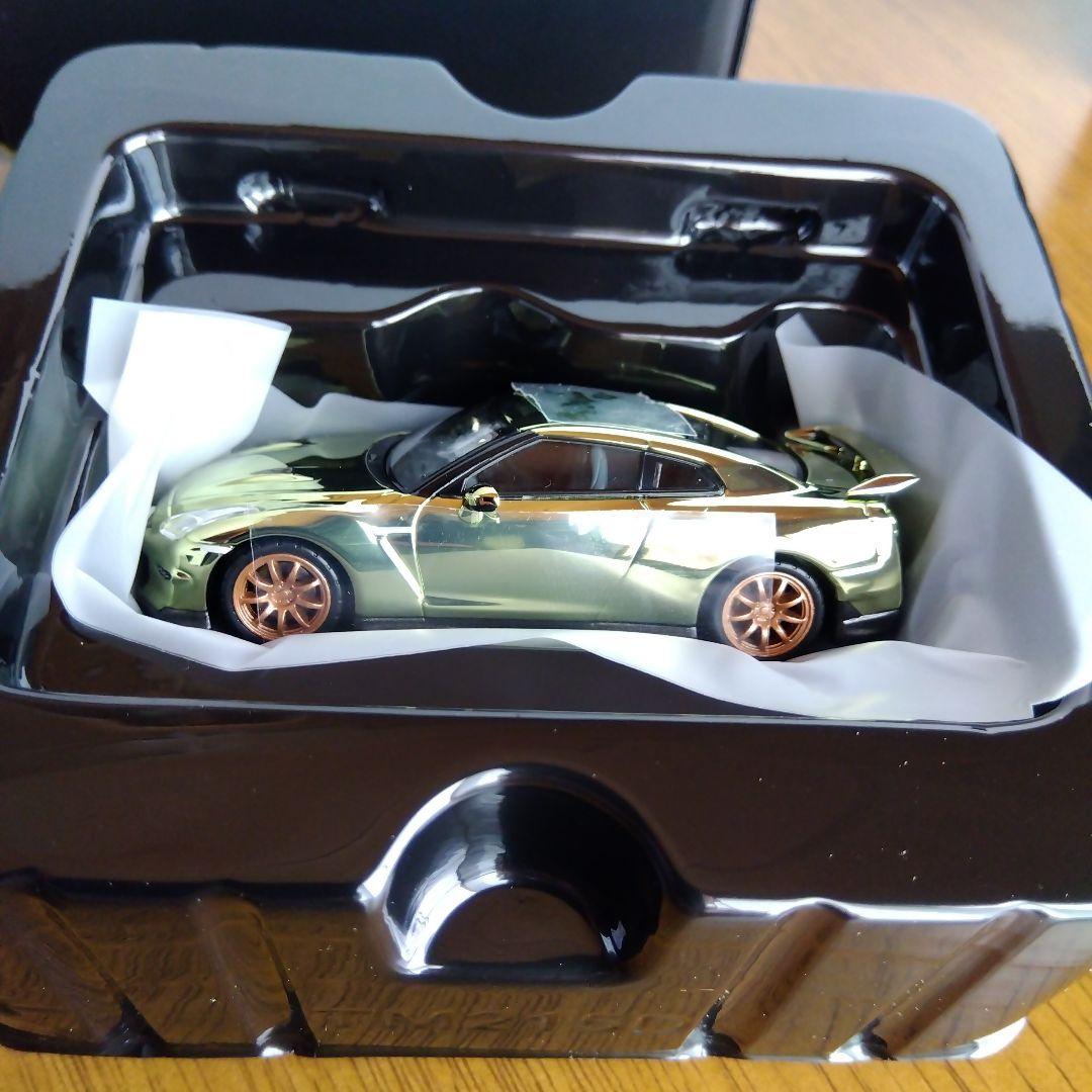 トミカ 限定版 NISSAN GT-R 1/64