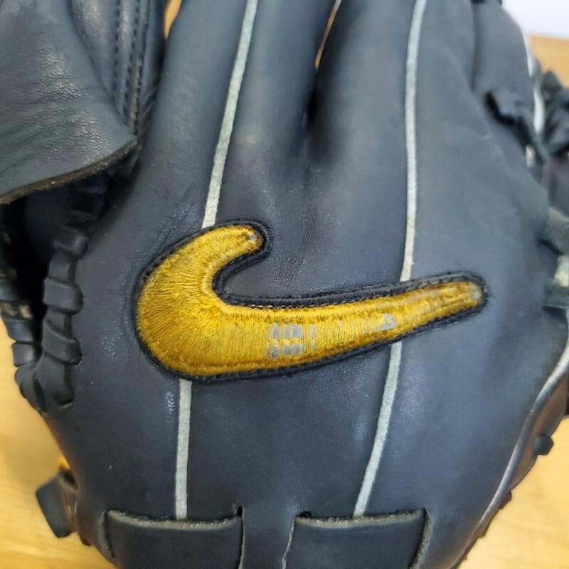 NIKE ナイキ ダルビッシュ有モデル 左投げ用 児童用 投手用 軟式グローブ