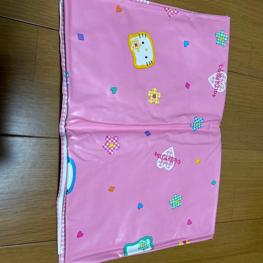 ハローキティ　テーブルクロス　カオハナ　レトロ　１９９８年　ビニールクロス