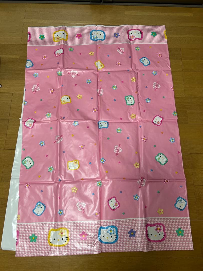 ハローキティ　テーブルクロス　カオハナ　レトロ　１９９８年　ビニールクロス