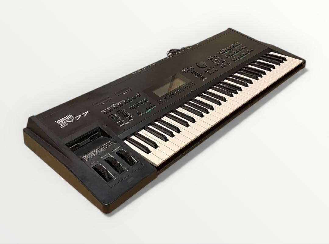 Yamaha SY77 シンセサイザー 61鍵 ハードケース付属