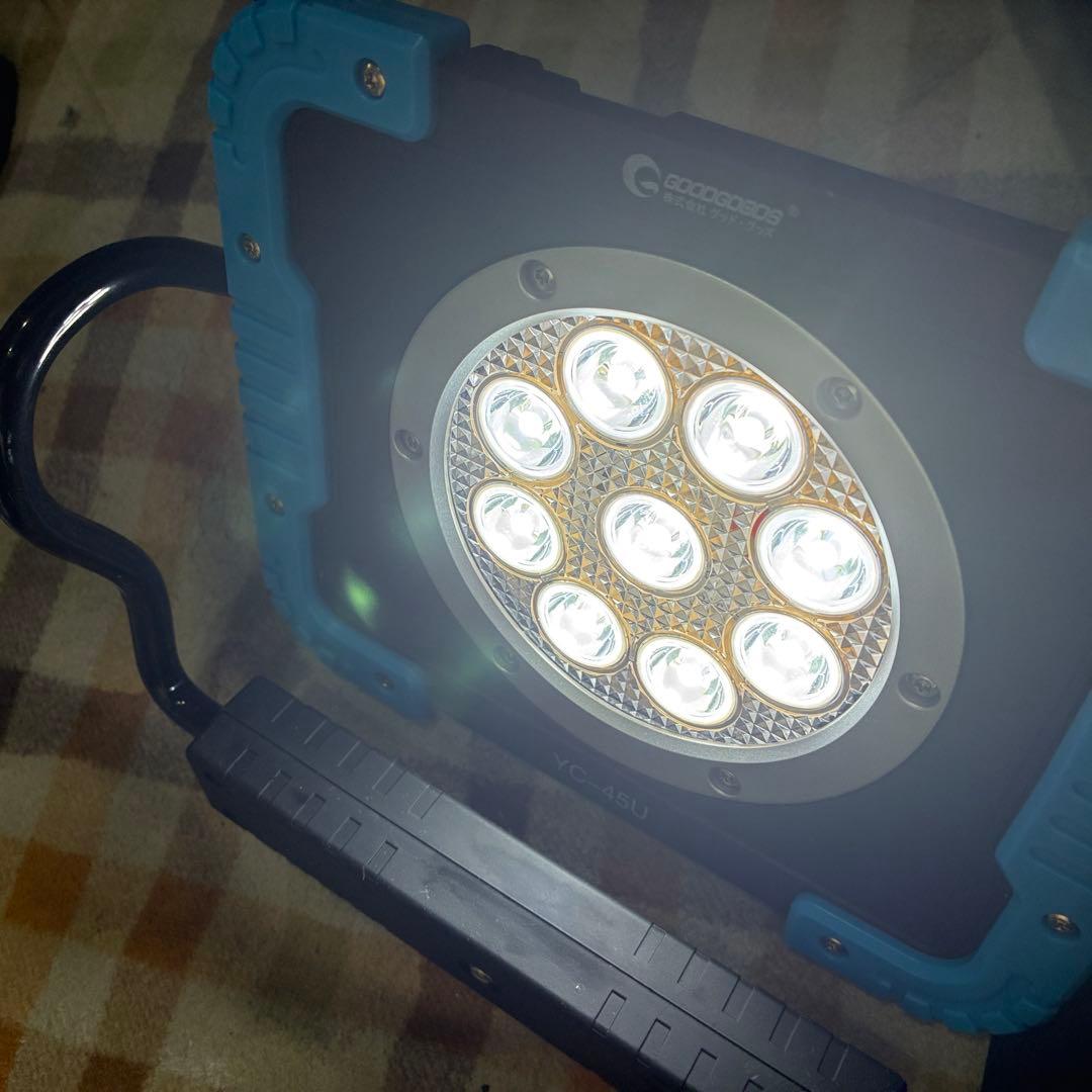 充電式LED投光器　磁石付き　美品　動作確認済み！！ランタン　爆光！集魚灯