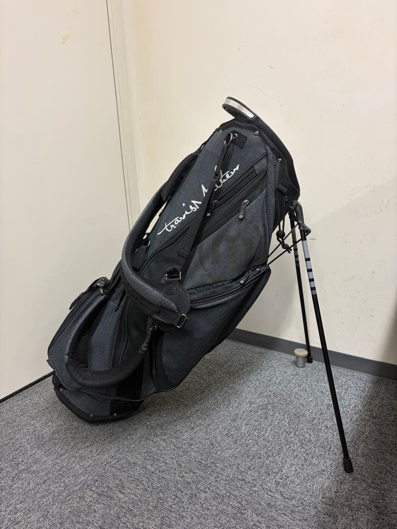 トラビスマシュー　Travis Mathew キャディーバック（スタンド）