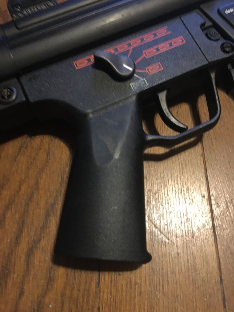 東京マルイ電動ガン　MP5J