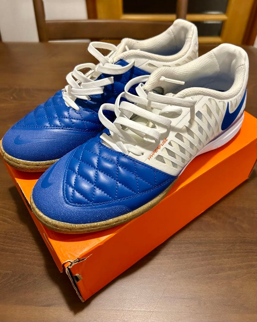 フットサルシューズ
