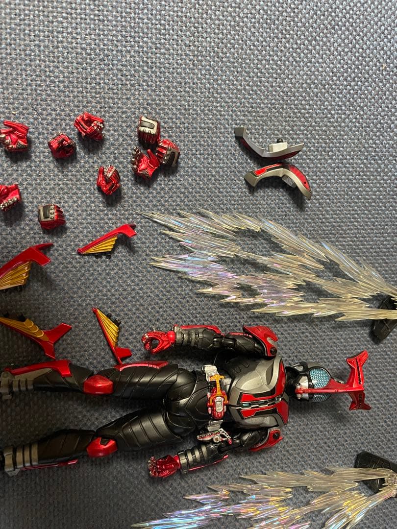S.H.Figuarts 仮面ライダーカブトハイパーフォーム真骨彫製法