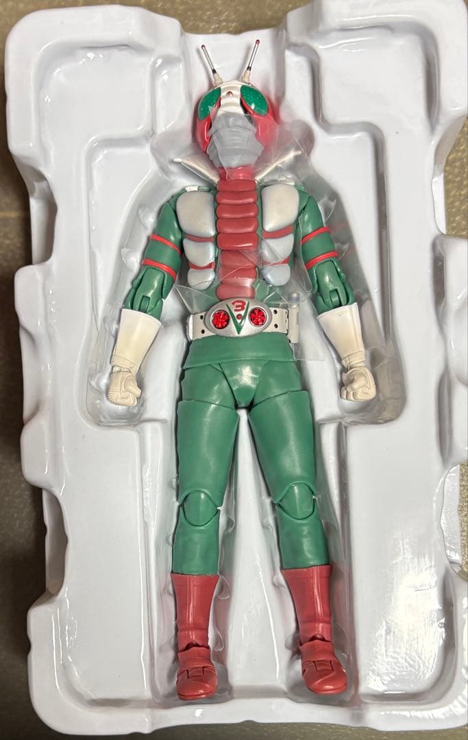 SHFiguarts フィギュアーツ　真骨彫　仮面ライダーV3 可動フィギュア