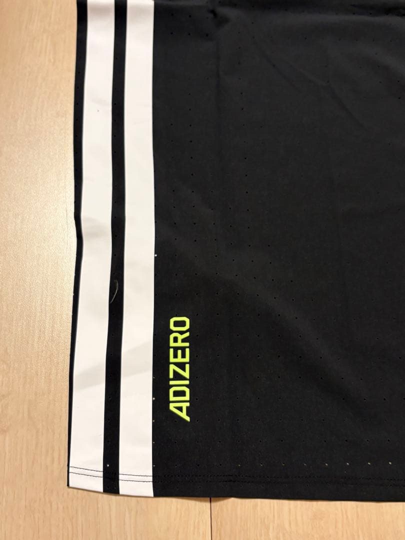 アディゼロ　ランニングTシャツ　新品・未使用　サイズＬ