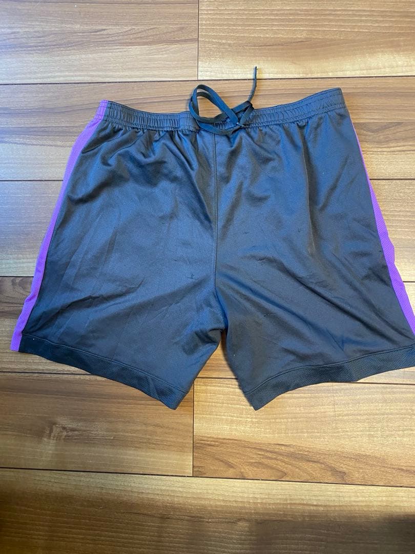 サンフレッチェ広島　支給　ショートパンツ　ポケットジップ付き　グレー✖️パープル