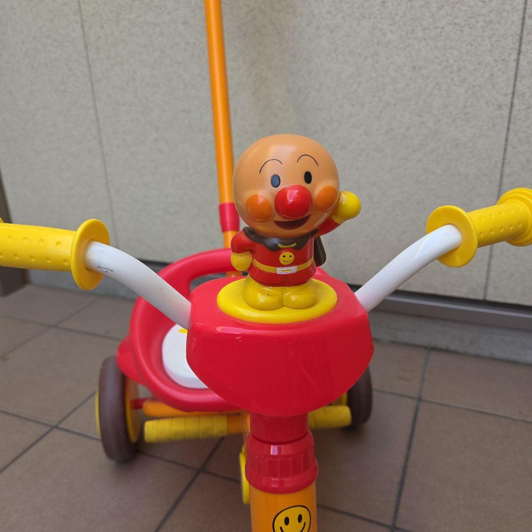 【美品】 アンパンマン 三輪車 me