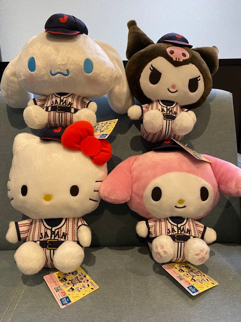 侍ジャパン×サンリオキャラクターズ　野球日本代表「侍ジャパン」BIGぬいぐるみ