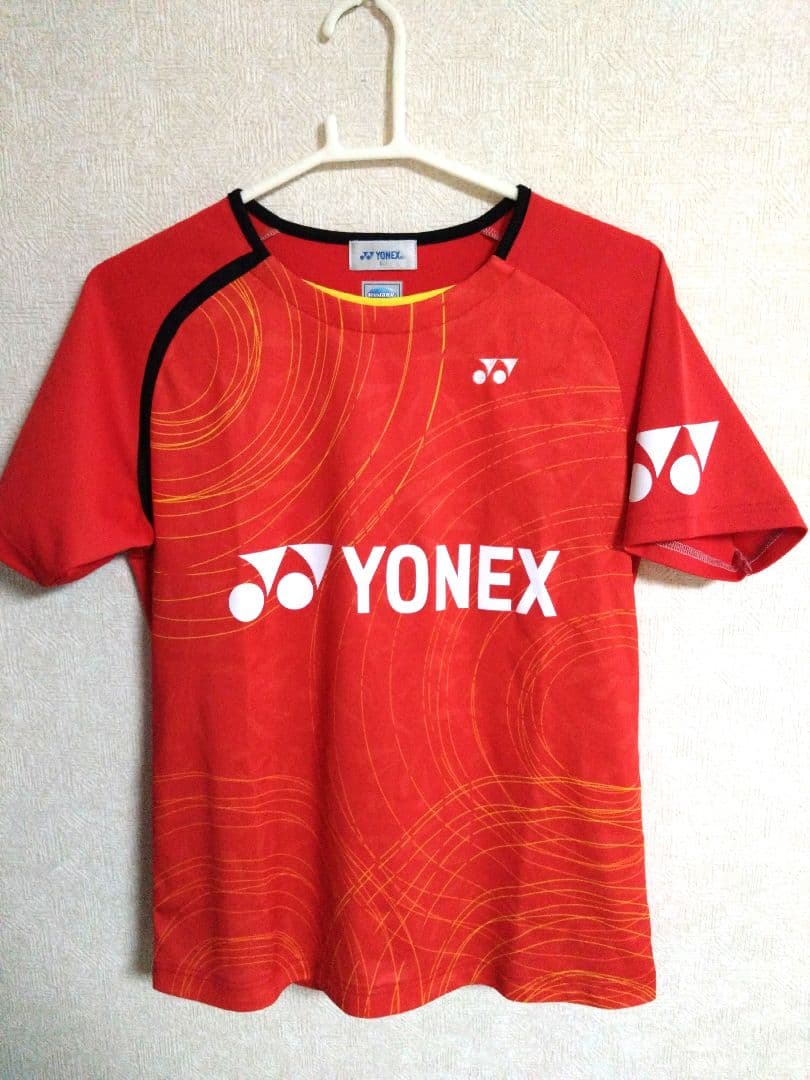 YONEXヨネックス　ウィメンズ　非売品希少　レッド系ゲームウェア　L