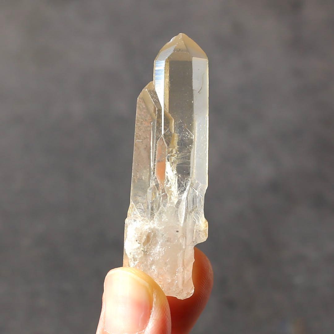 ゴールデンヒーラー クォーツ 原石 水晶 鉱物 希少石 天然石 ツインレイ