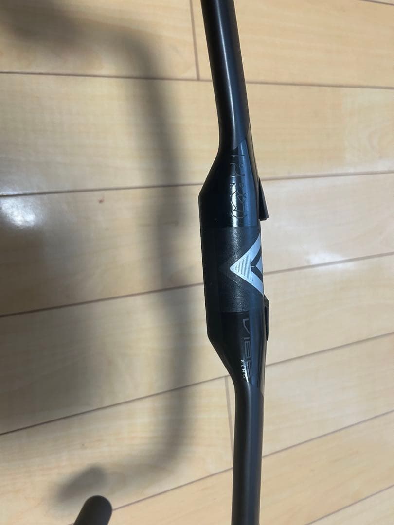 シマノプロ　バイブエアロカーボンハンドル　370mm