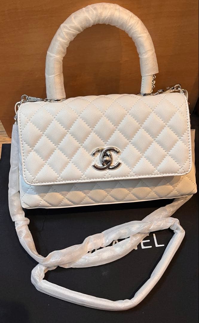 CHANEL ✨ノベルティー✨24㎝ホワイトハンドルココハンド✨新品未使用