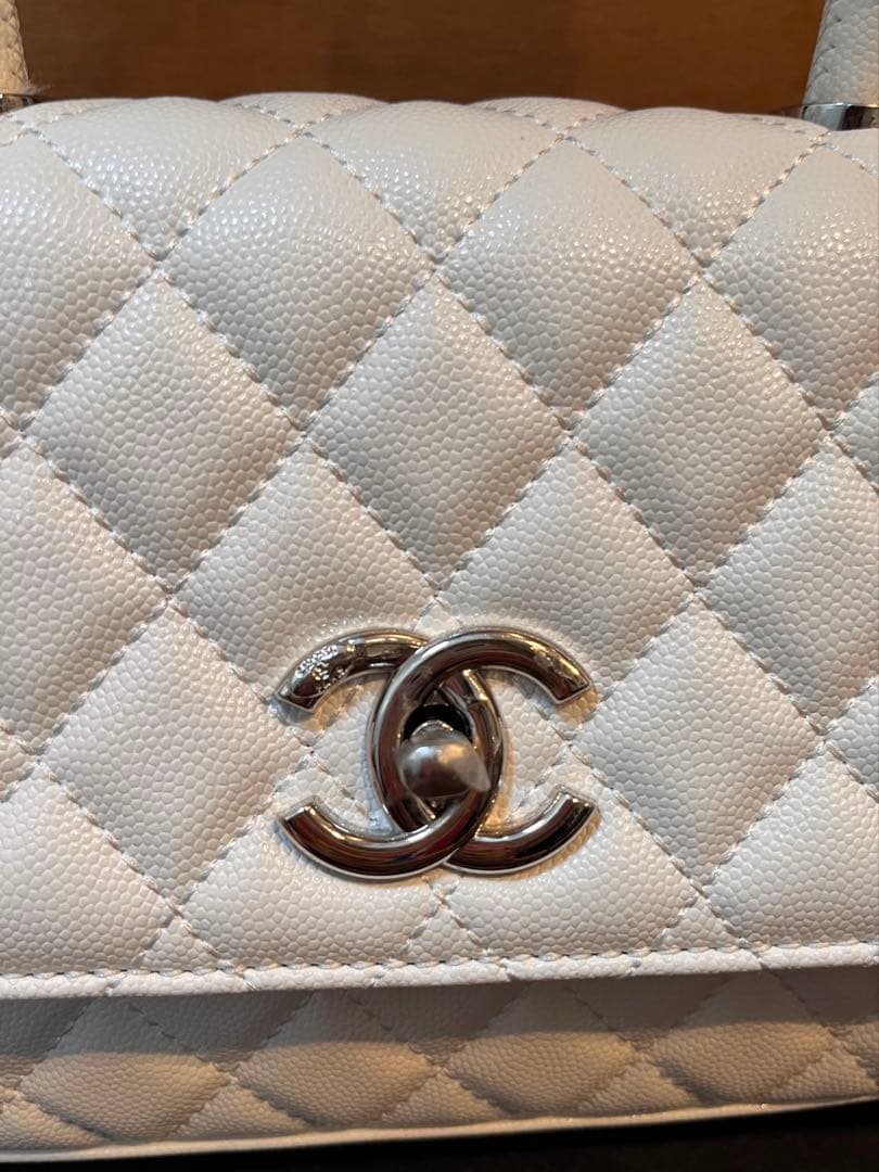 CHANEL ✨ノベルティー✨24㎝ホワイトハンドルココハンド✨新品未使用