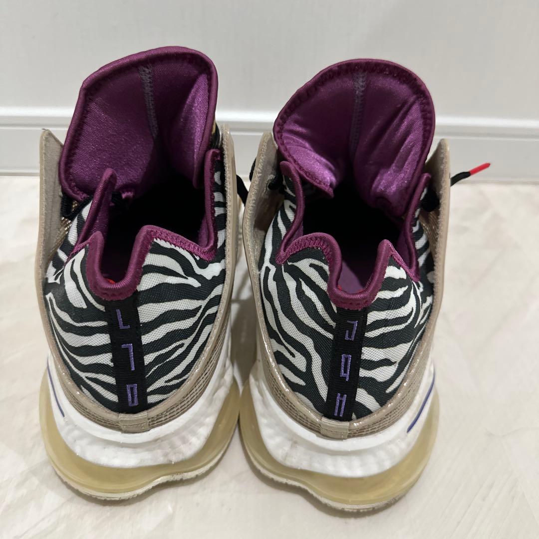 NIKEレブロン19LowSafari