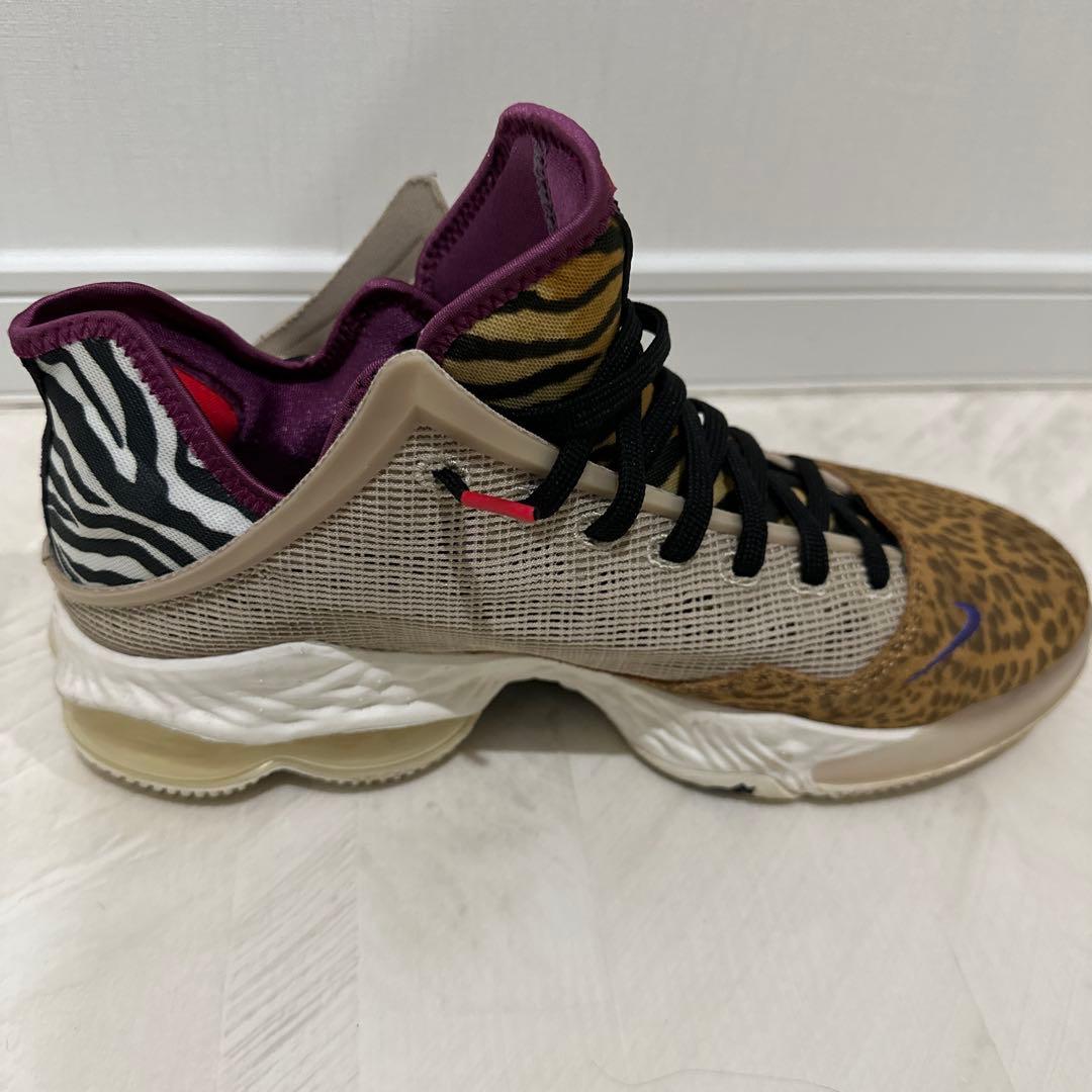 NIKEレブロン19LowSafari