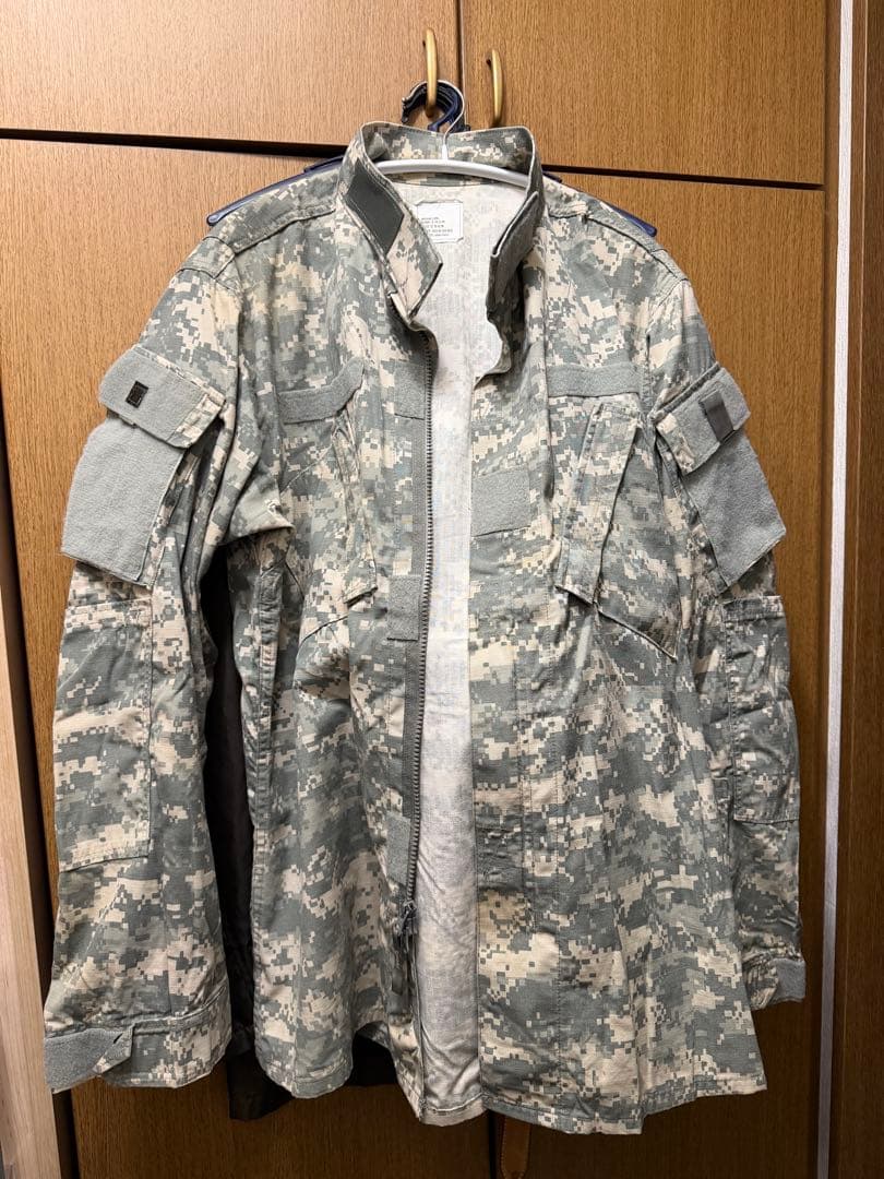 米軍払い下げミディアム-ロングコート　薄手　迷彩柄 長袖シャツ