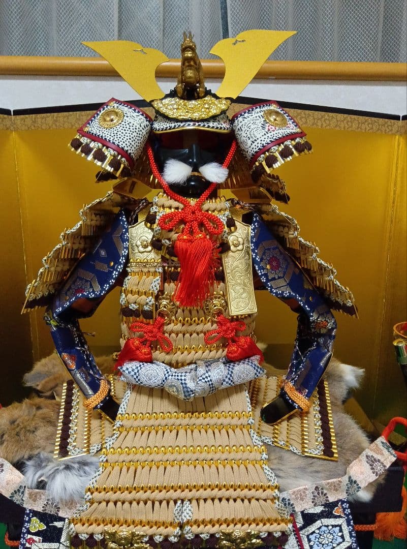 五月人形 　武士の鎧 　忠保作　　約75㌢