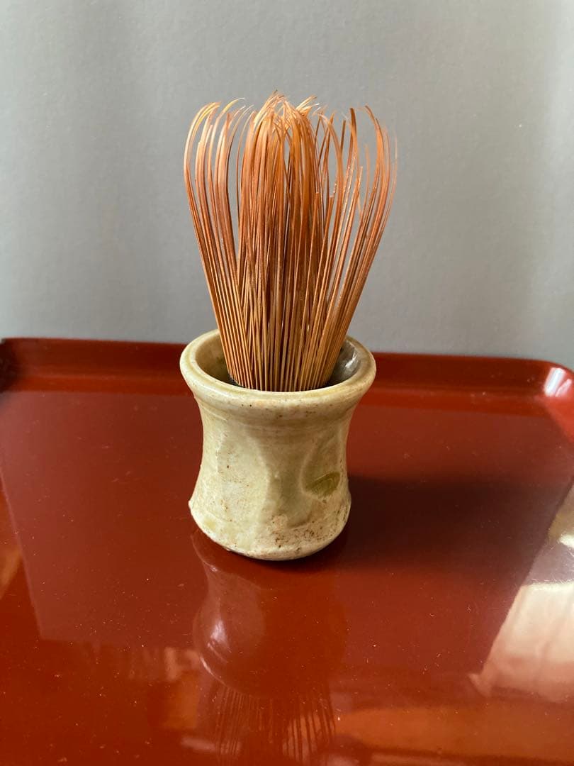 美濃焼　黄瀬戸茶筅立て　(天正末年から江戸前期)