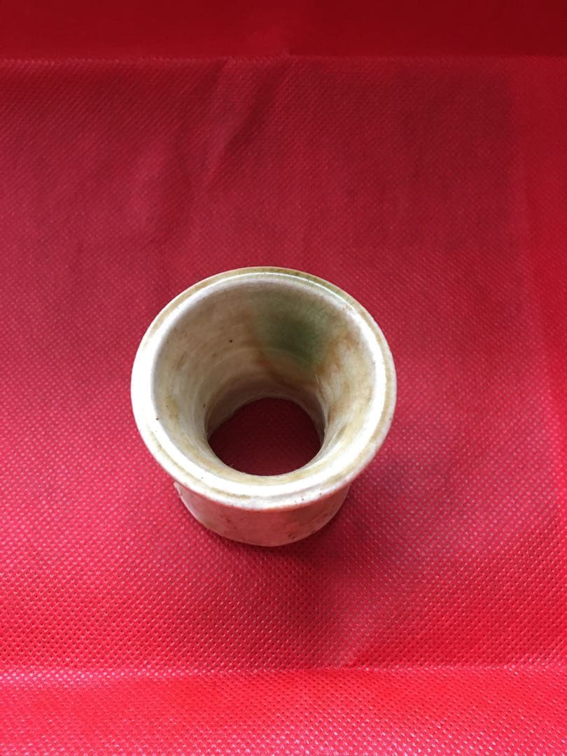 美濃焼　黄瀬戸茶筅立て　(天正末年から江戸前期)