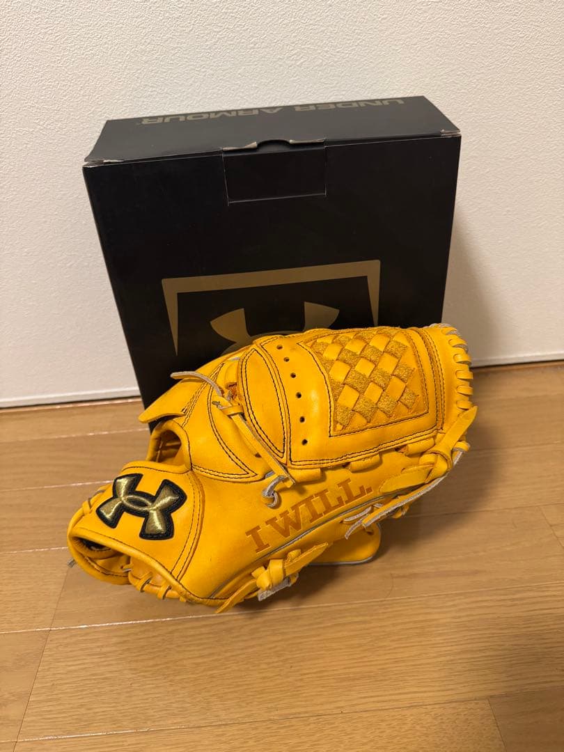 Under Armour 硬式グローブ イエロー