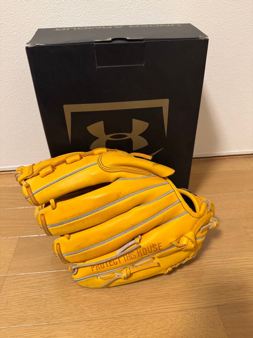 Under Armour 硬式グローブ イエロー