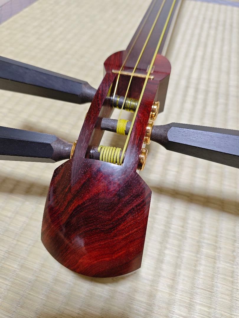 美品 津軽三味線 太棹 紅木 二本溝 べっ甲 バチ 駒 ケース 和楽器