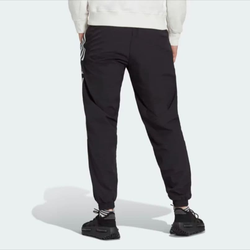 adidas 黒 ロックアップトラックパンツ