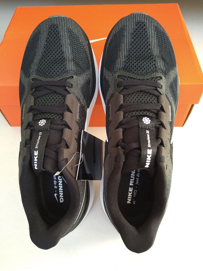 新品　Nike　ナイキランニングシューズ