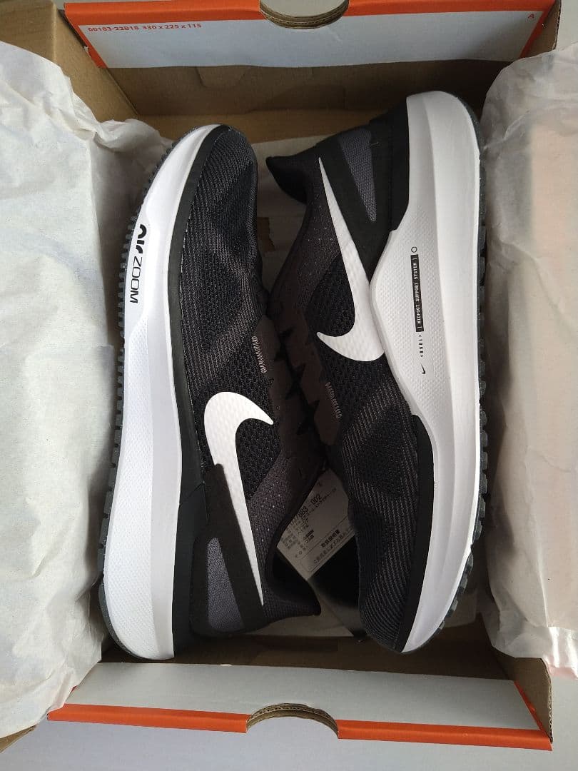 新品　Nike　ナイキランニングシューズ