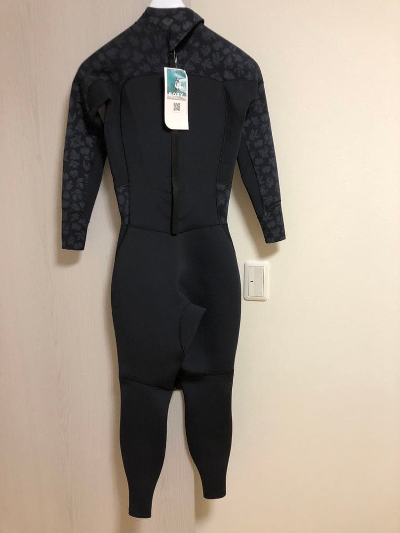 ☆専用☆ROXY フラワーパターン フルスーツ