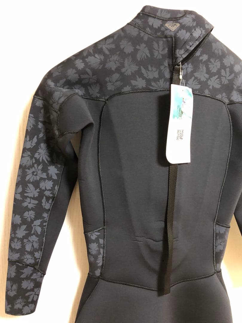 ☆専用☆ROXY フラワーパターン フルスーツ
