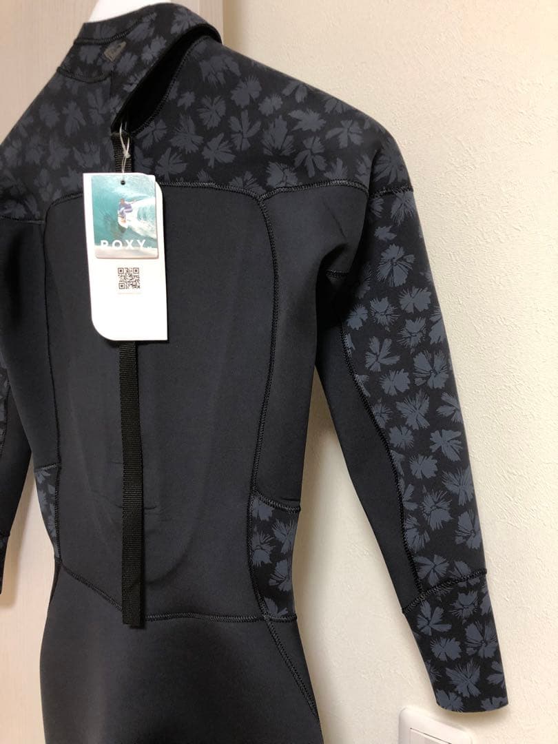 ☆専用☆ROXY フラワーパターン フルスーツ