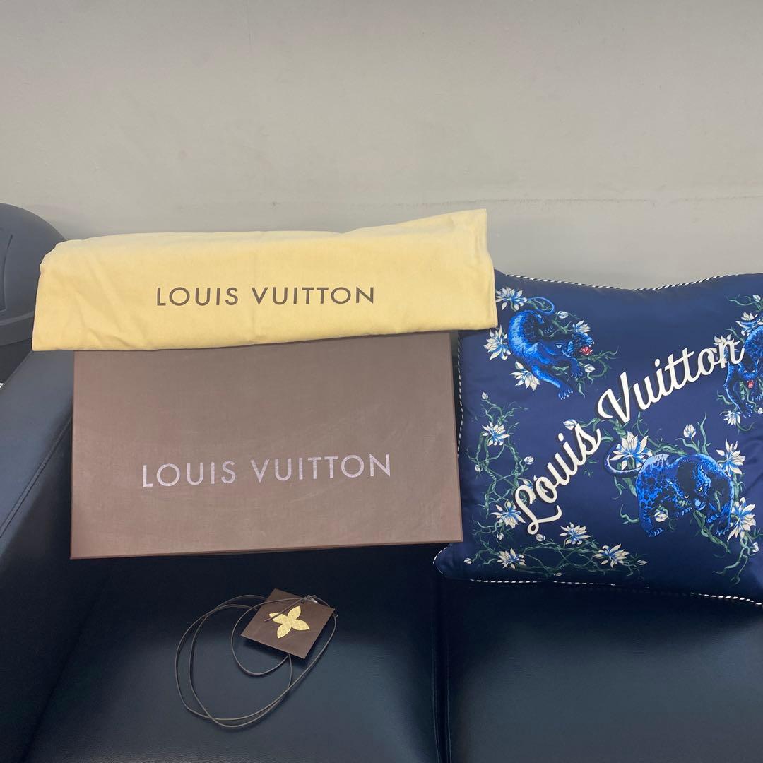 Louis Vuitton シルククッション ☆レア品☆ 店舗限定品
