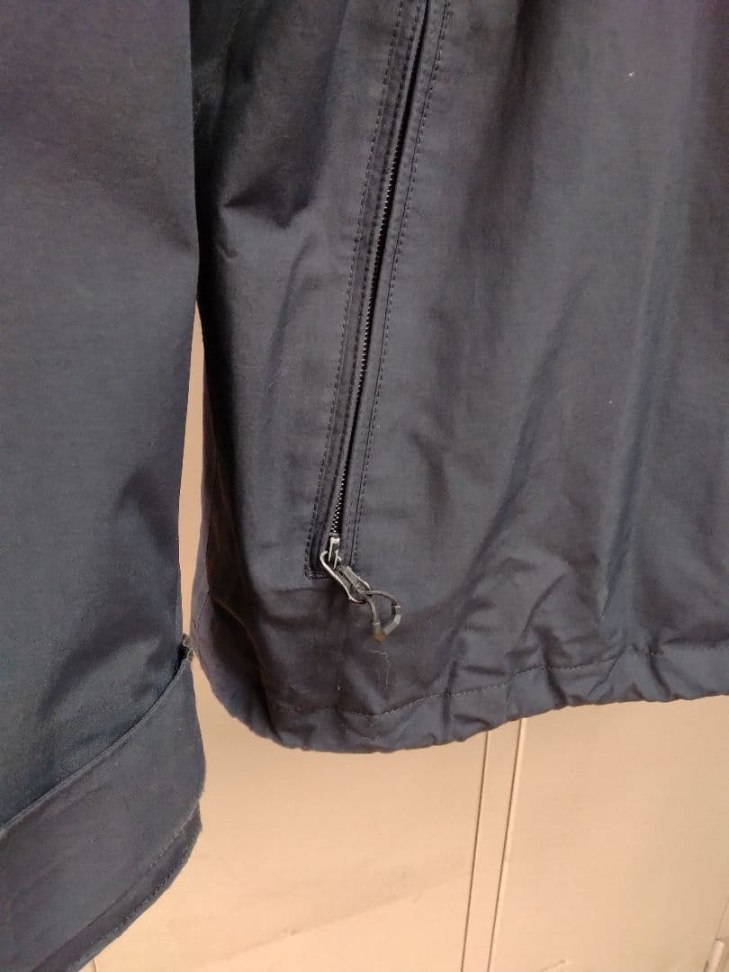 VOLCOM GORE-TEX ブラックジャケット　希少XLサイズ中古品ボルコム