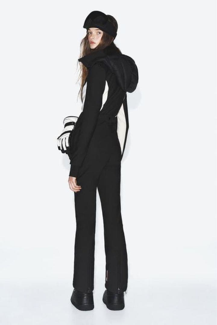 新品 ZARA 定価31,990円 フード付 ジャンプスーツ XS 1点限り♪