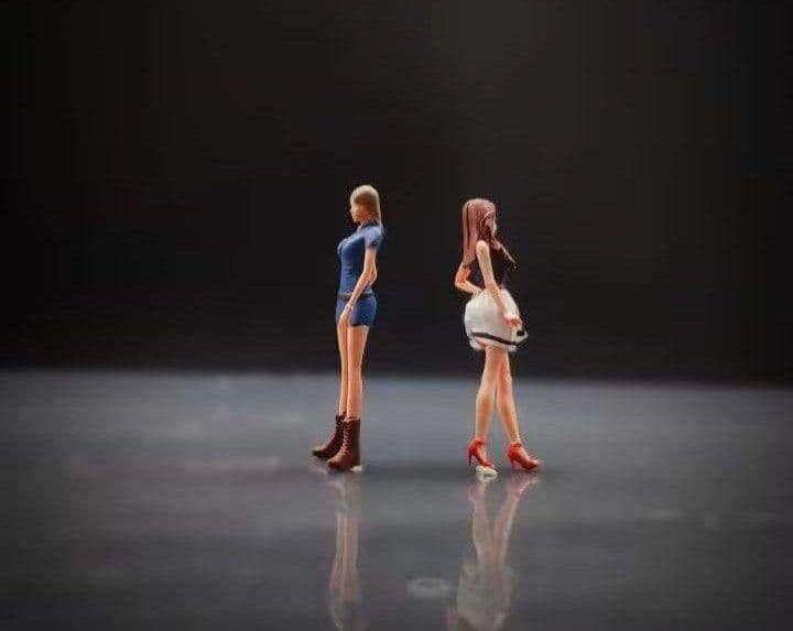 ■1/64　イニシャルD【岩瀬恭子＆佐藤真子】2体セット《新品・未使用品》