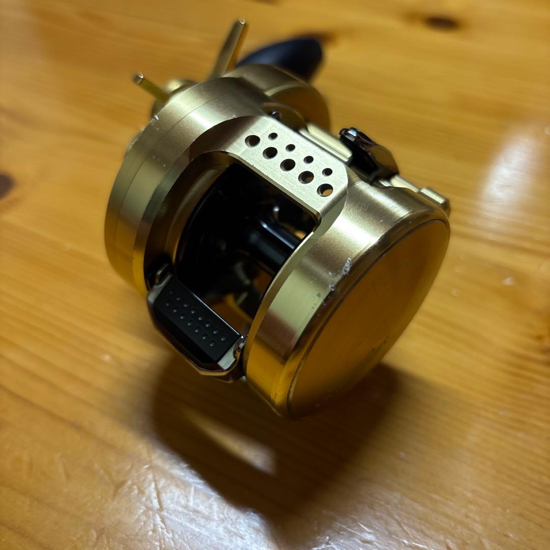 Shimano オシアコンクエスト301HG 両軸リール ゴールド