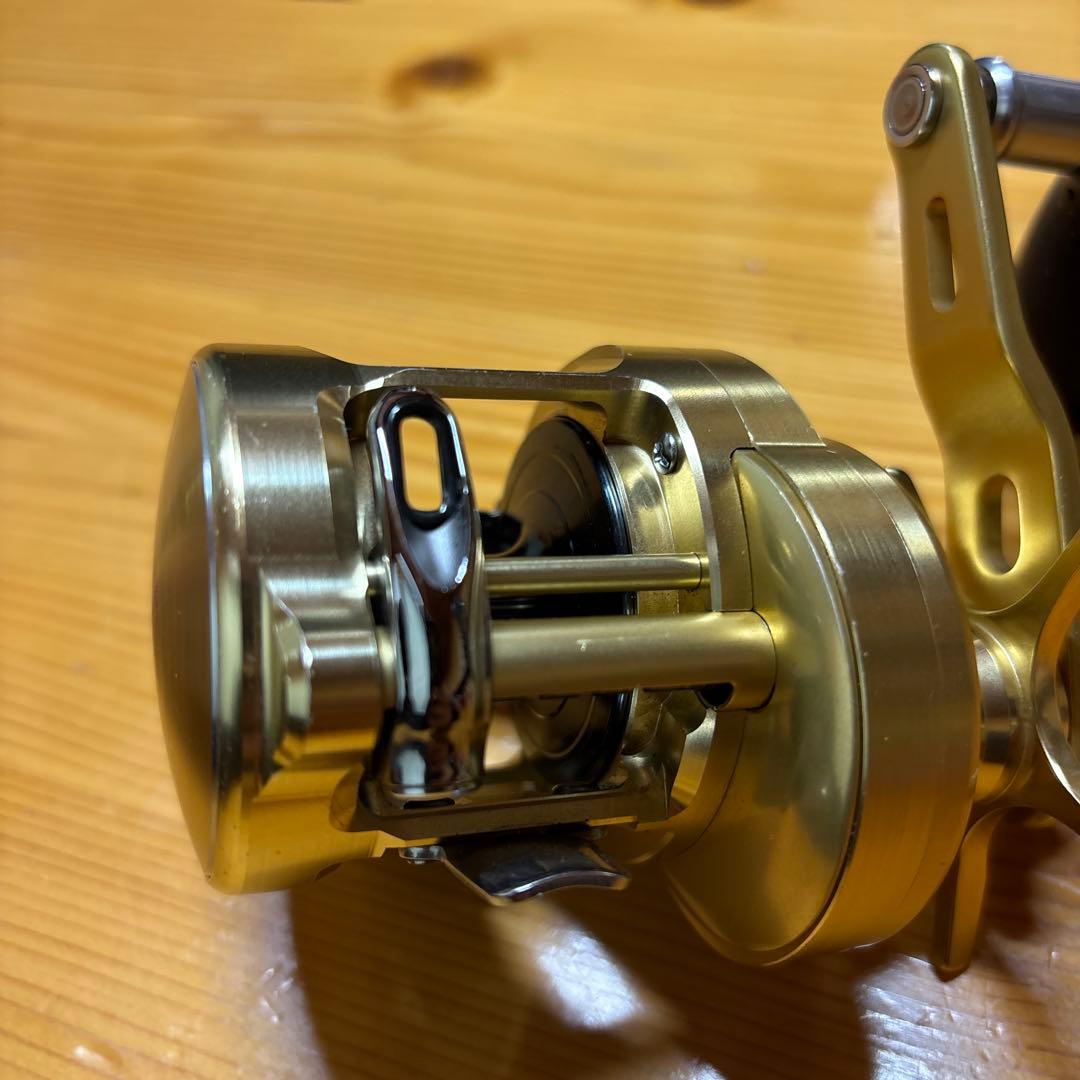 Shimano オシアコンクエスト301HG 両軸リール ゴールド