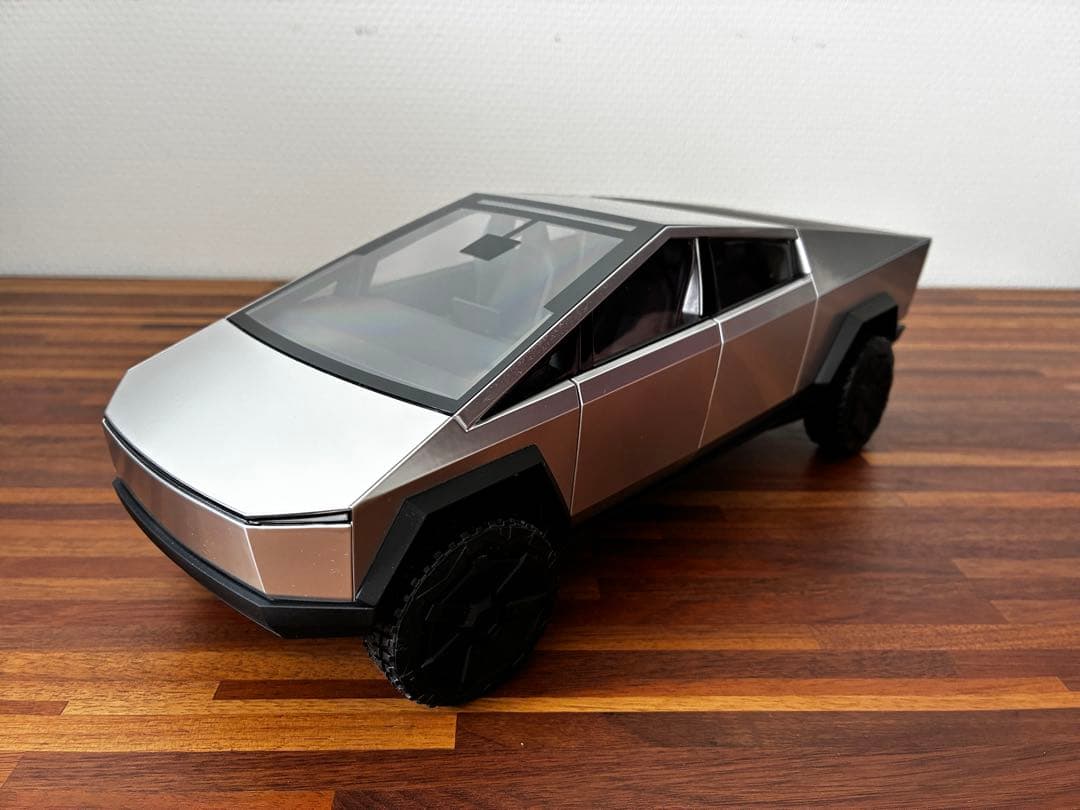 テスラ ミニカー Cybertruck サイバートラック1:18 TESLA