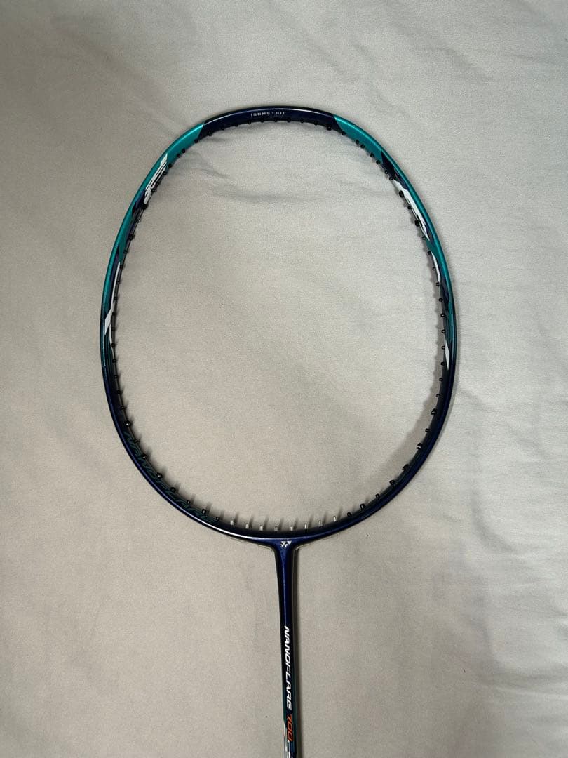 YONEX バドミントンラケット　NANOFLARE700 (4UG6)ケース付