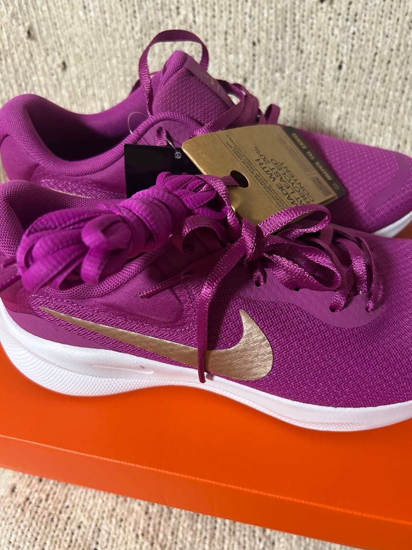 【新品】NIKE レボリューション7 ランニング 25.5cm ピンク