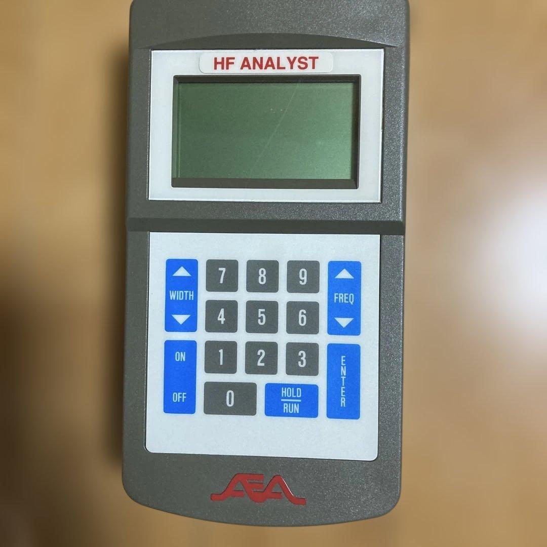 AEA社（AEA Technology）製のHF帯用アンテナアナライザー、